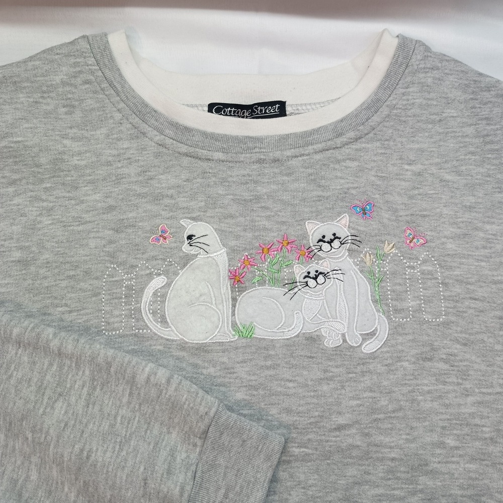 Cottage Street Womens 2X Sweatshirt Gray Embroidered Cats Cottage Grandmacore